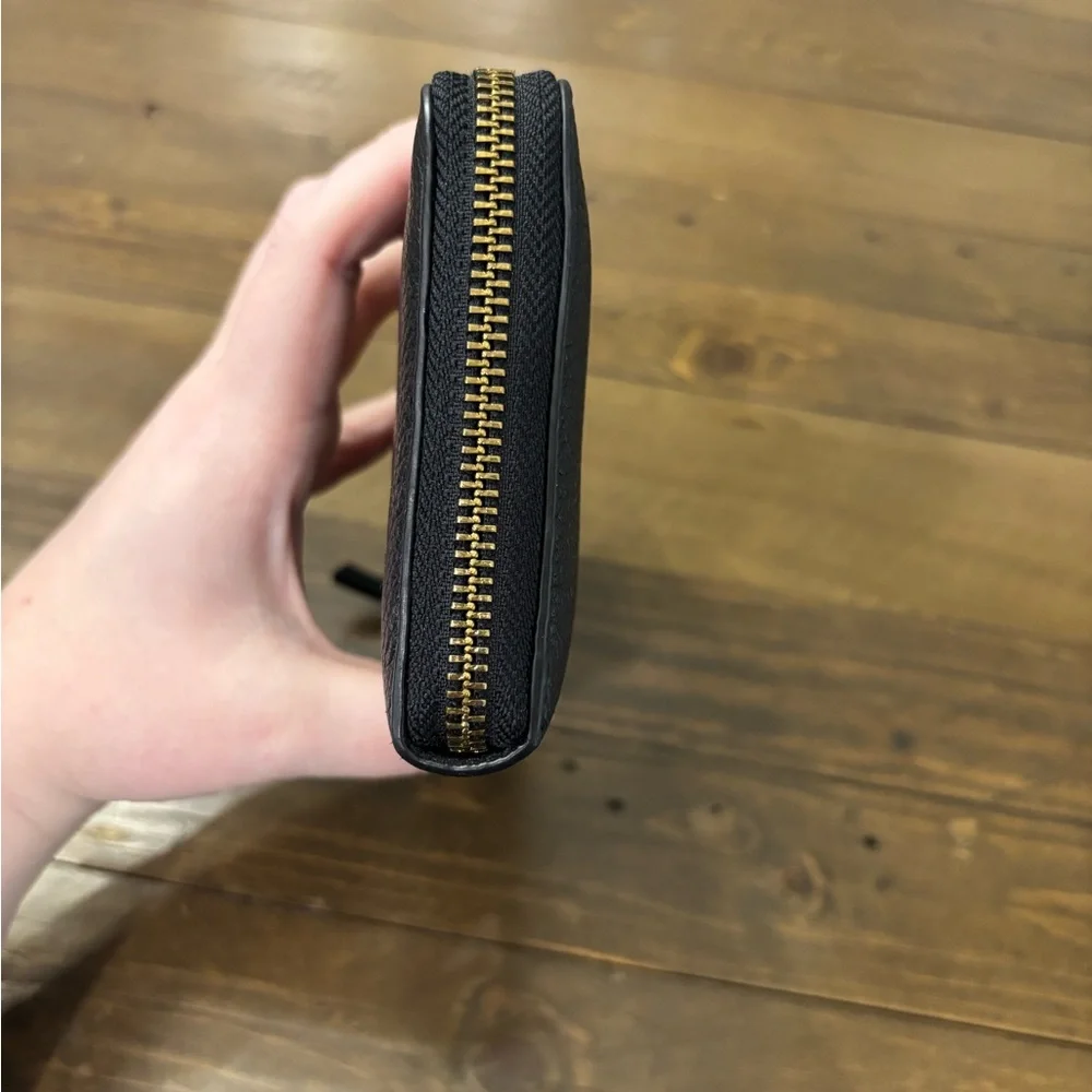 Tory Burch Britten Continental Zip Wallet in Black Leather